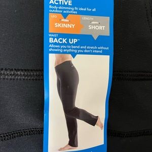 Columbia Omni Shield Rock Beauty Skinny Leg Pant size Large /Short black BNWT